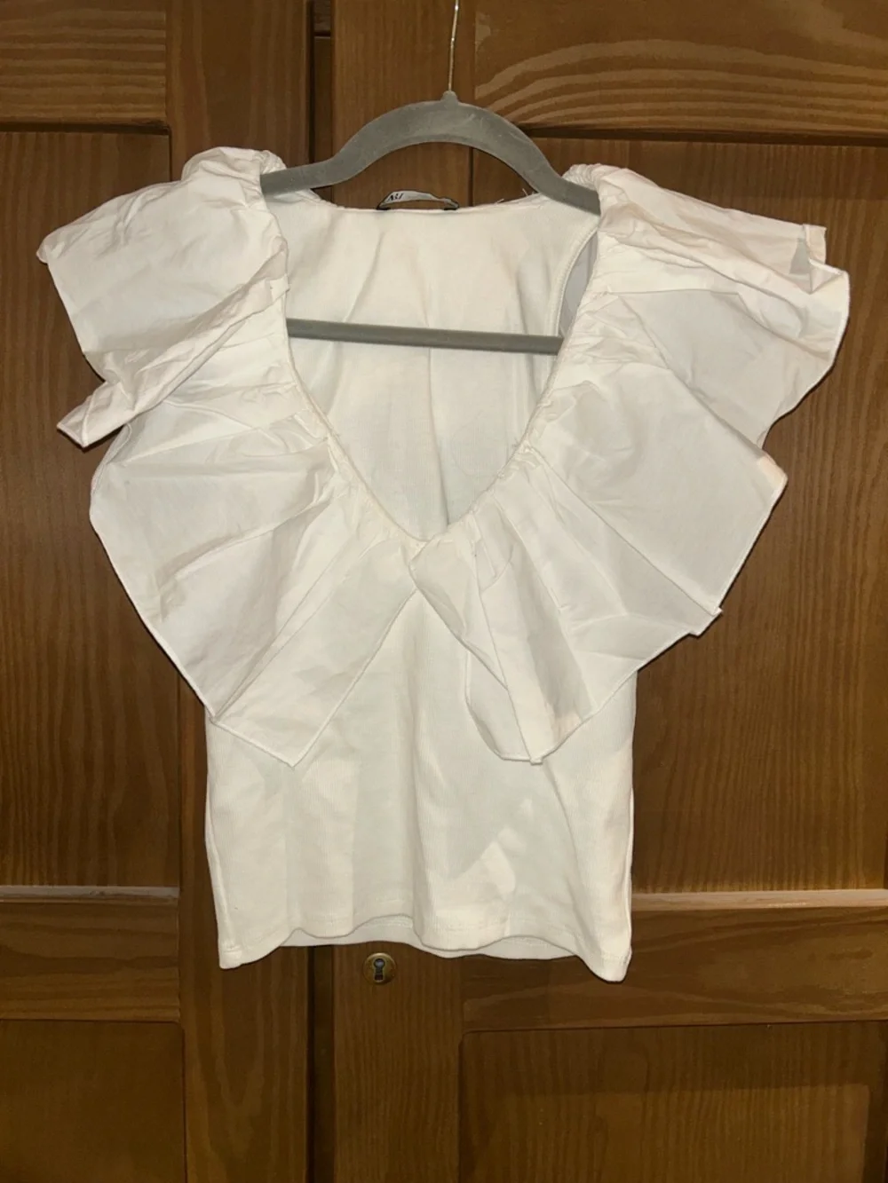 Zara White Ruffle V-Neck Top with Statement Sleeves - Picture 1 of 3